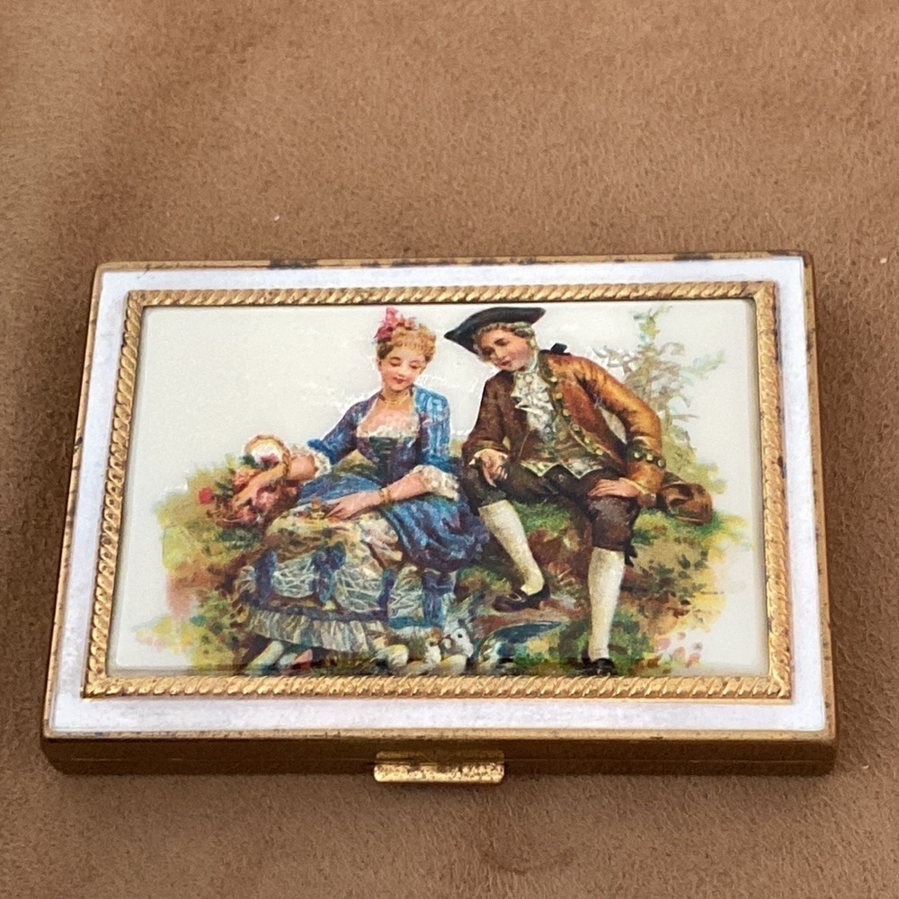 VINTAGE enamel compact make-up tin powder locket